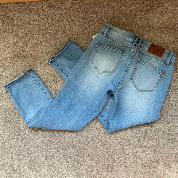 Madewell Denim - 💕HP💕 Madewell crop jeans